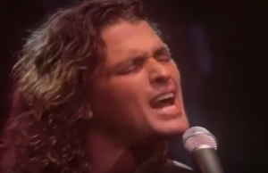 Carlos Vives – La Gota Fría (Oficial) (1993)