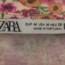 Sale a la luz el curioso significado de los mensajes ocultos en las etiquetas de Zara