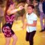 Sorprenden bailando salsa